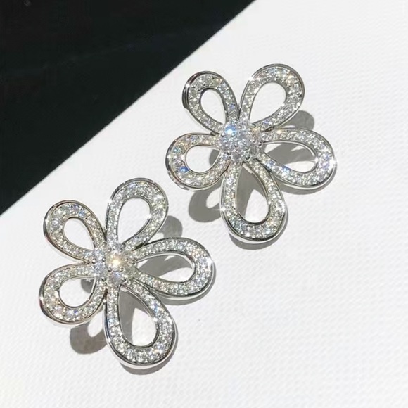 Sunflower Sparkling Stud Earrings - Picture 1 of 6